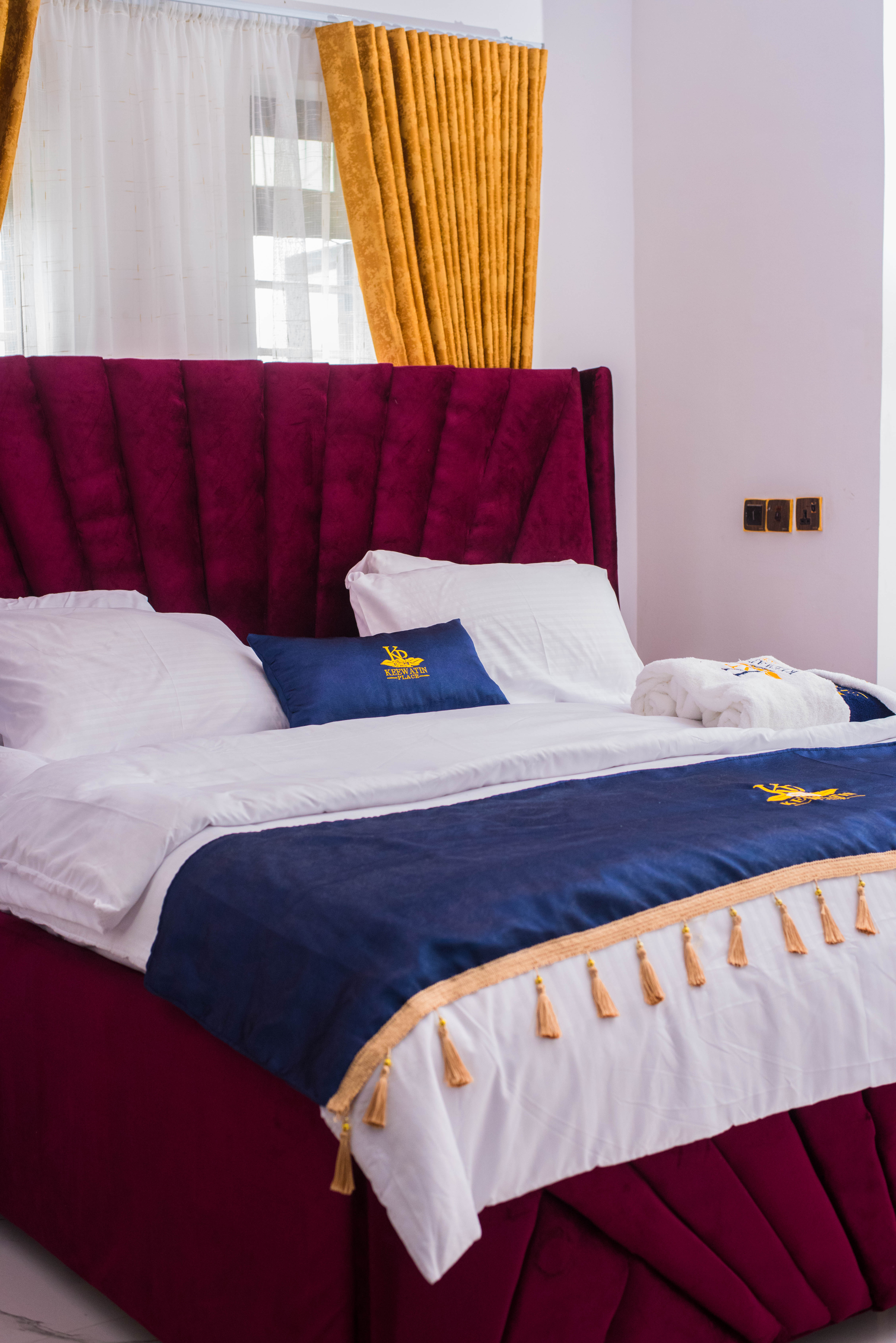 Master Bedroom Deluxe King Bed